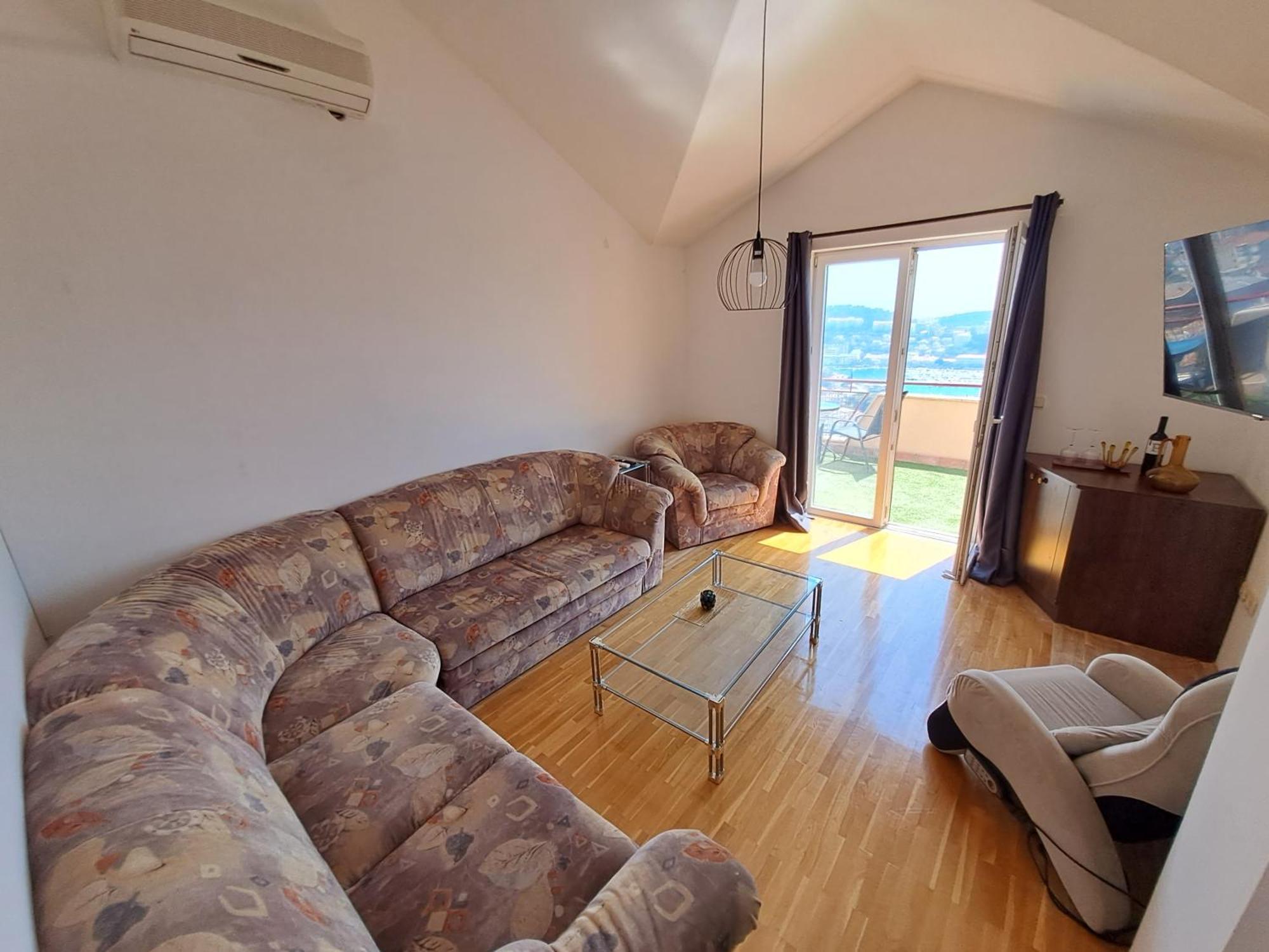 Apartment Panorama *